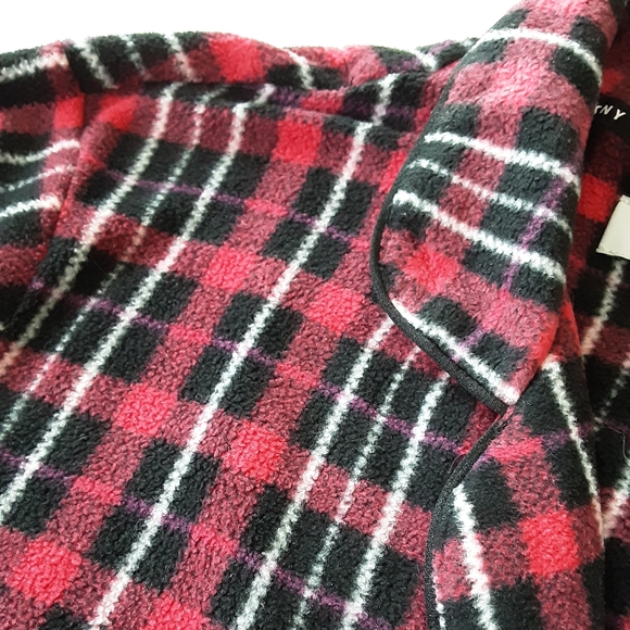 DKNY Red Plaid Long Sleeve Plush Shirt Sz M - Picture 7 of 9